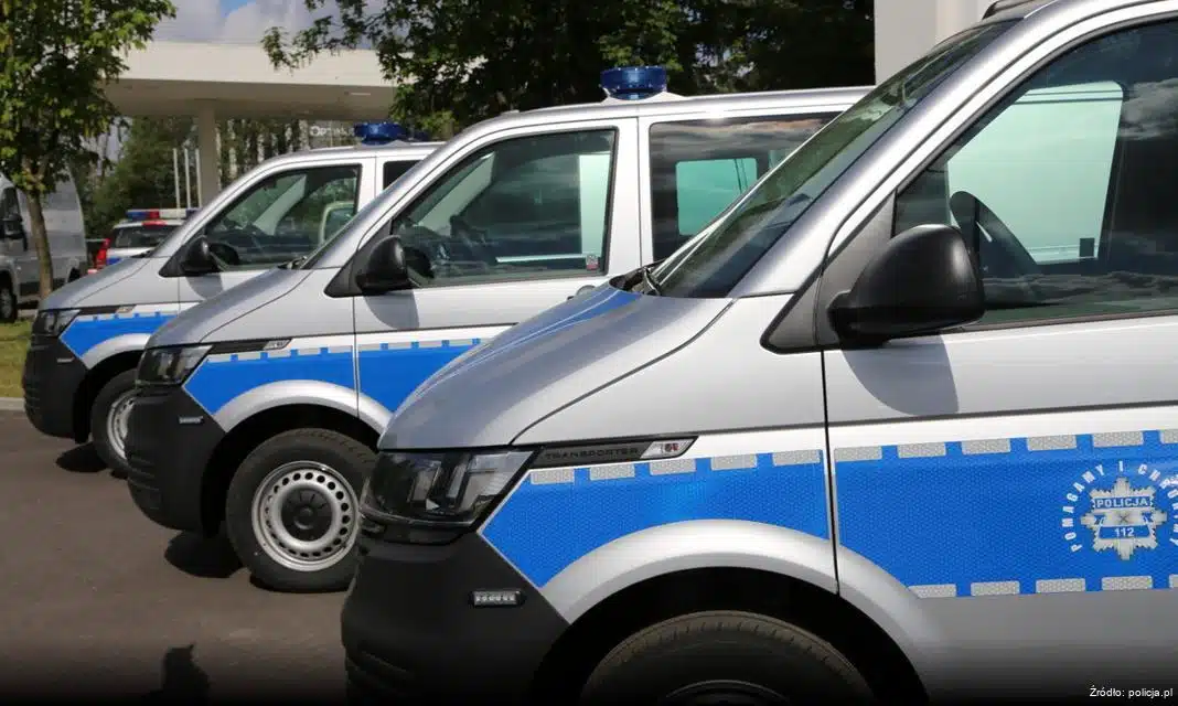 Apel Policji o ostrożność w związku z niebezpieczeństwem chodzenia po lodzie